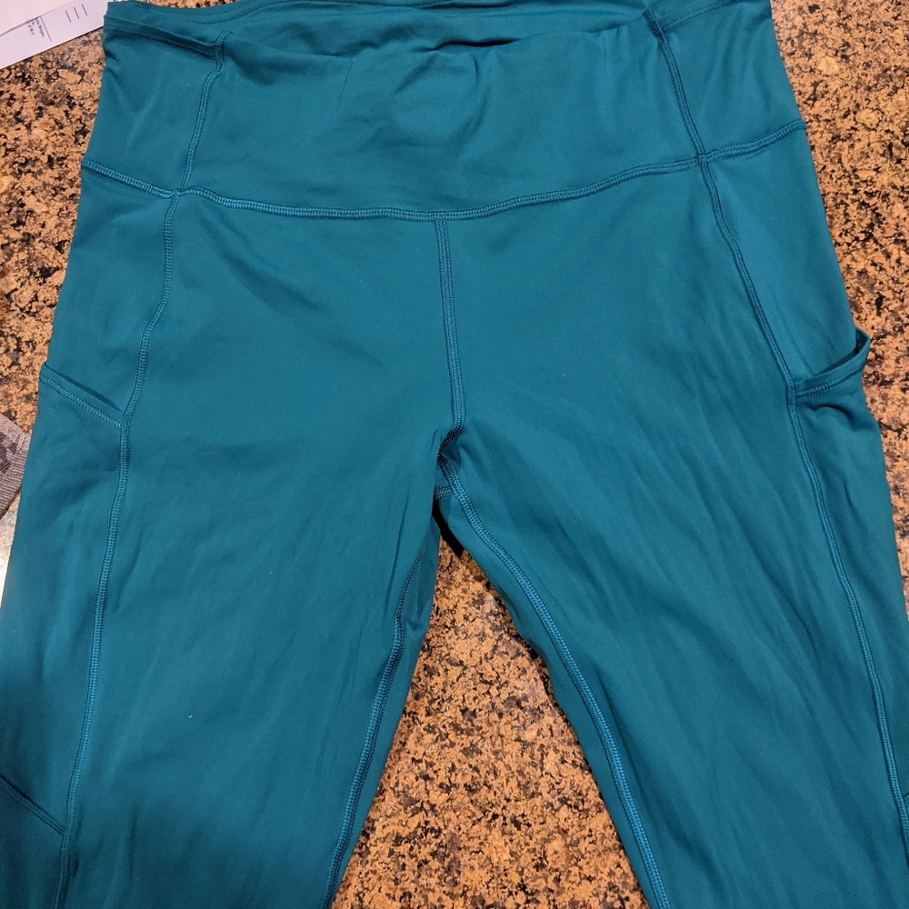 Lululemon fast and free 25"